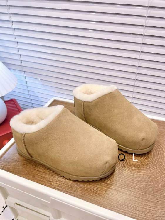 Picture of UGG Shoes _SKUUGGsz35-40LL102619729